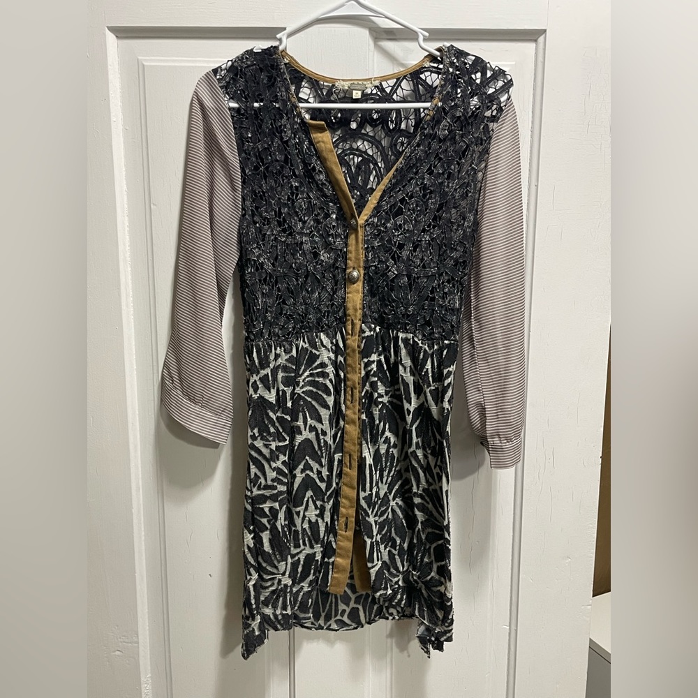 Women’s Buckle Blouse